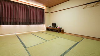 和室4名用 喫煙可 共用バスルーム