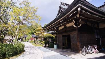 内部エントランス / 2