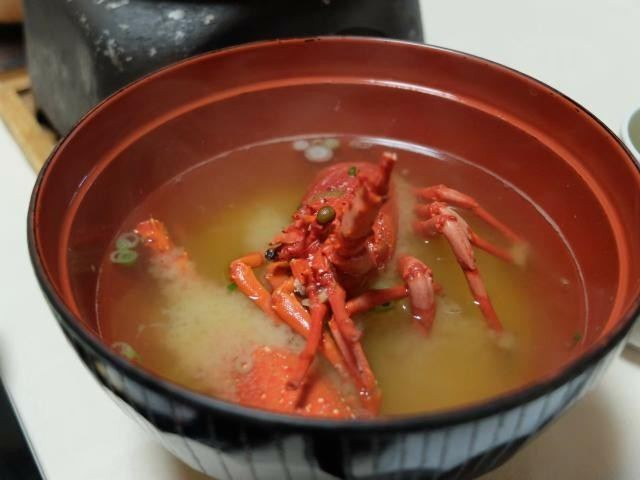 夕食時の伊勢海老は、朝にはお味噌汁で登場