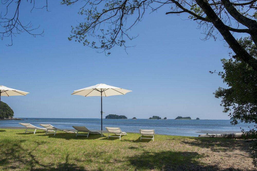 プールやビーチで心を解放！海辺の温泉宿で忘れられない特別な時間を3360613