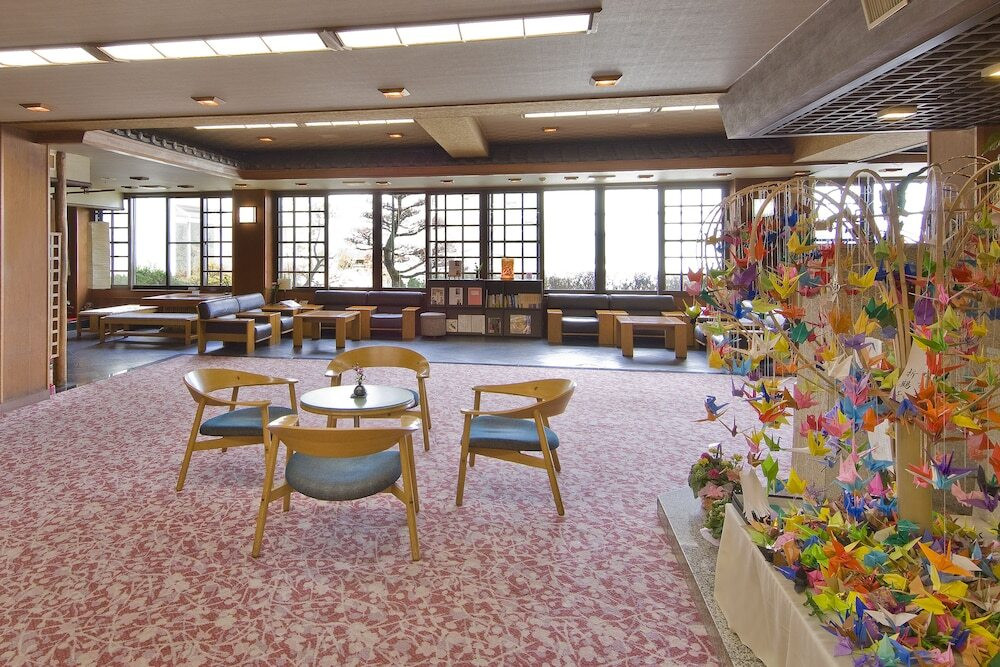 石段街まで徒歩約3分。バリアフリー客室や露天風呂付き客室がある老舗宿4754959