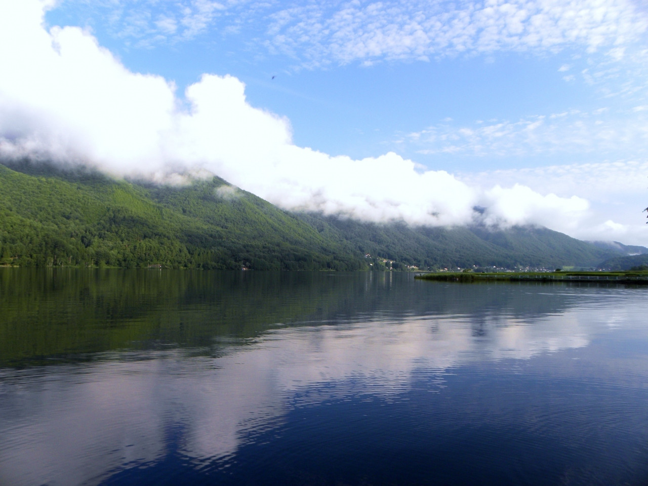 目の前の木崎湖を眺めてリフレッシュ4261378