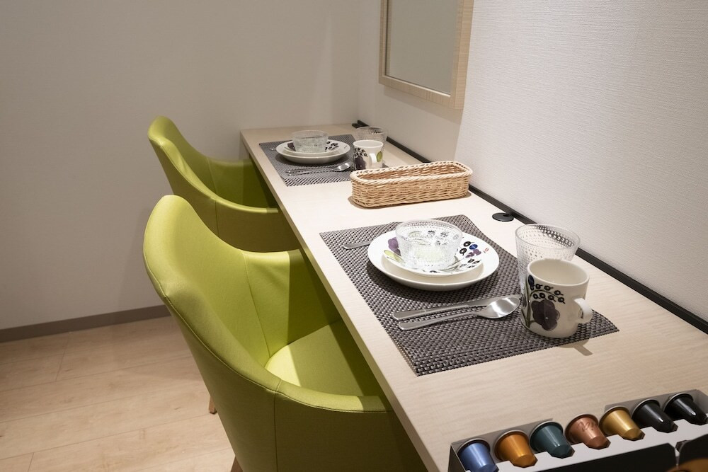 客室内のダイニングエリア