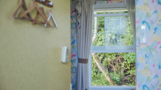 デザイン ルーム シングルベッド 2 台 パーシャルシービュー