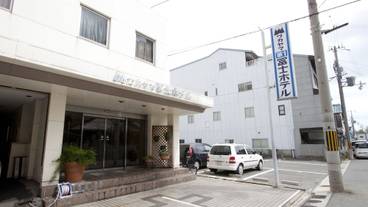 施設の入り口 / 19