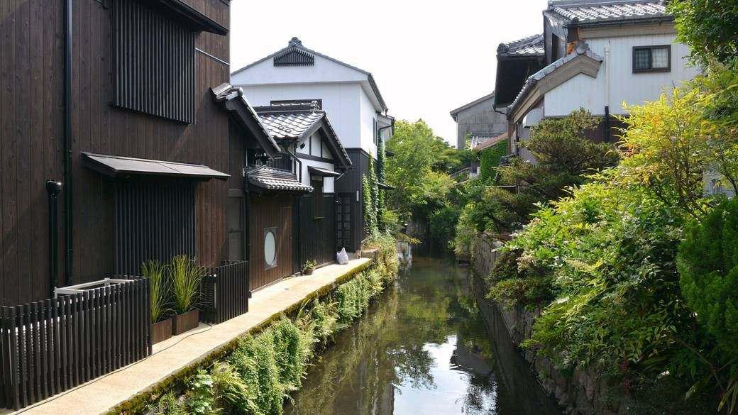 黒壁スクエア / 1