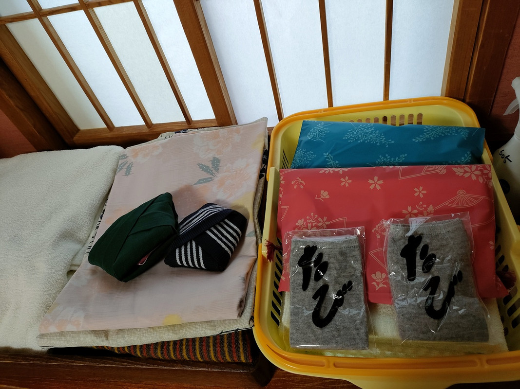 浴衣とバスローブがありました。