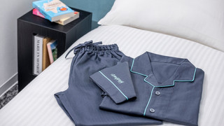 ダブルルーム（共用バストイレ）