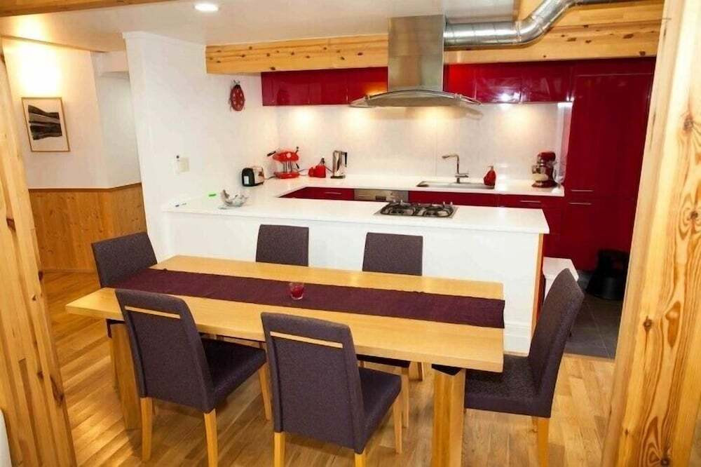 客室内のダイニングエリア