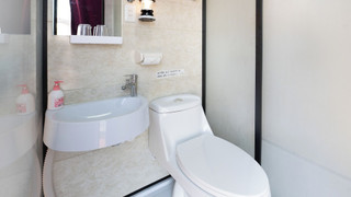 ヴィレッジドーム キング[1ベッド]+セミダブル[1ベッド]