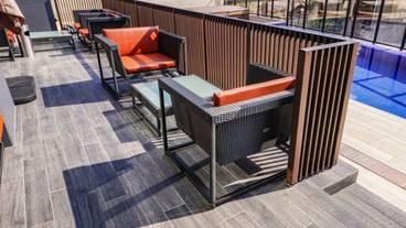 プールサイドバー / 19