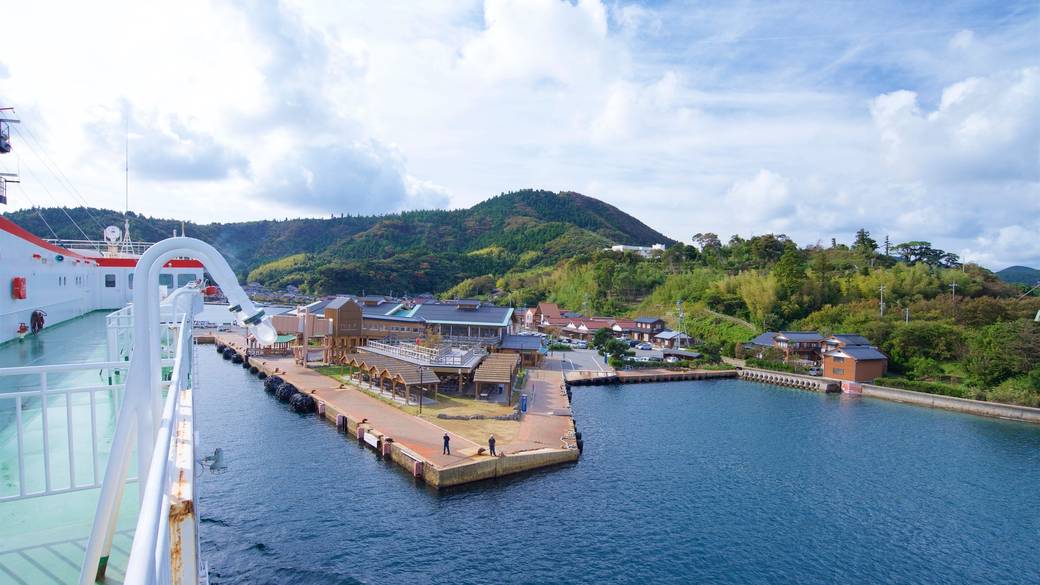 隠岐諸島 中ノ島の菱浦港 / 2