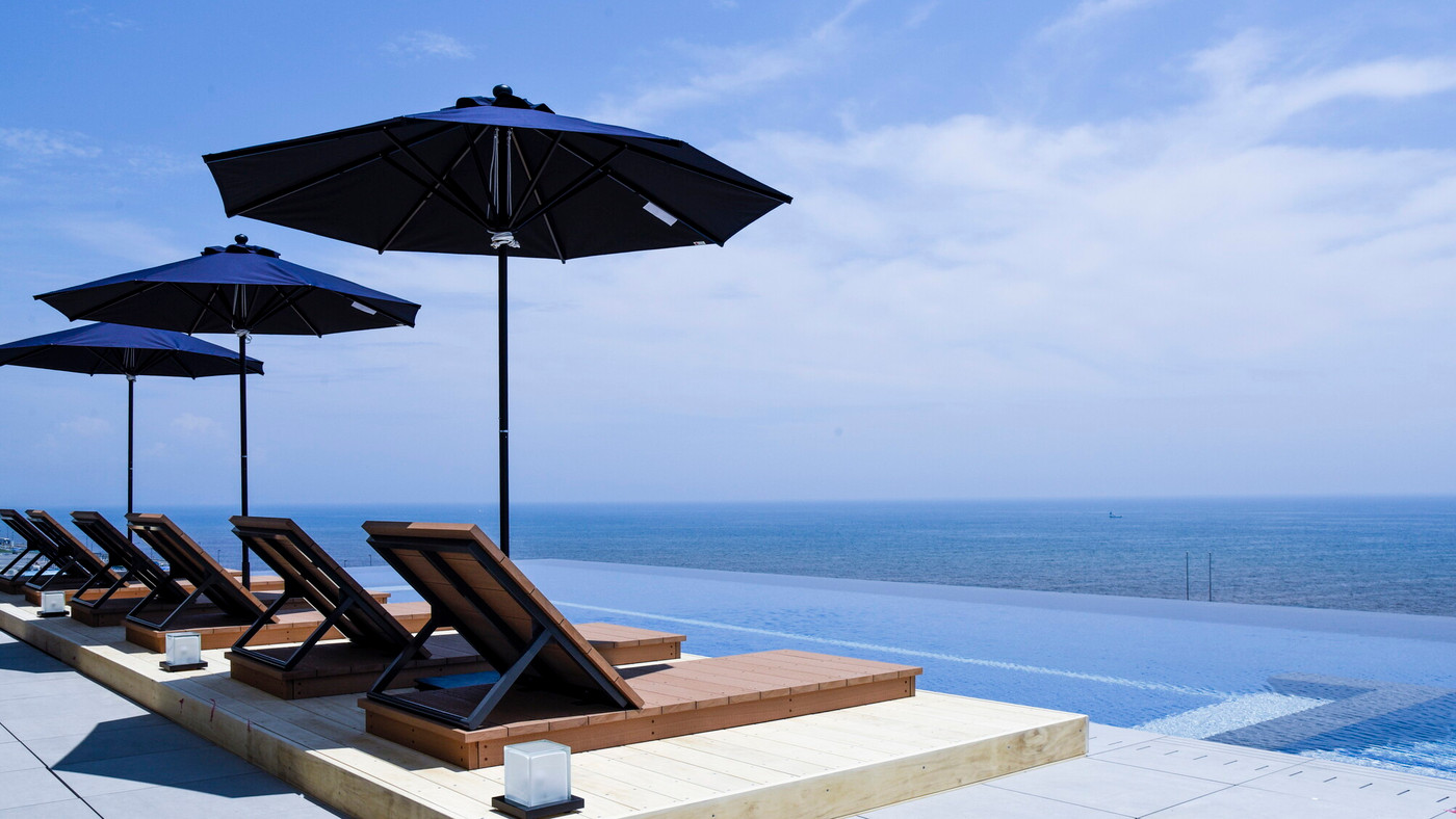 【海派】きらめく広大な海に、悩みもふわっと消えていく4085916