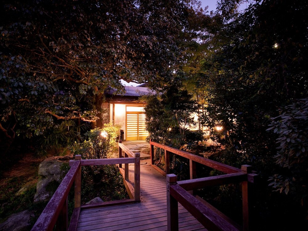 庭園の美しさと温泉に癒される3457918