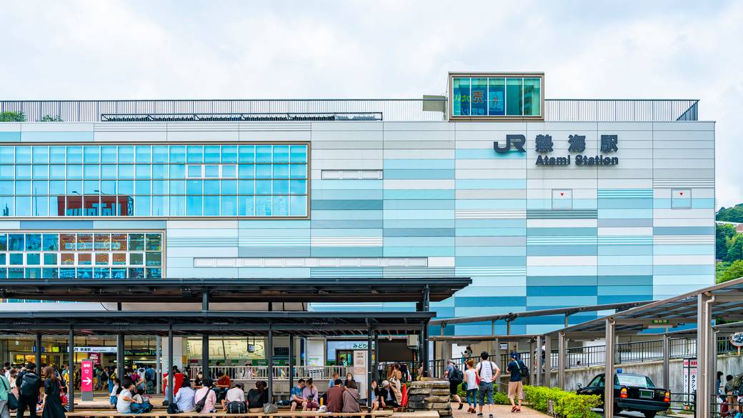 熱海駅に到着
グルメや観光を満喫 / 1