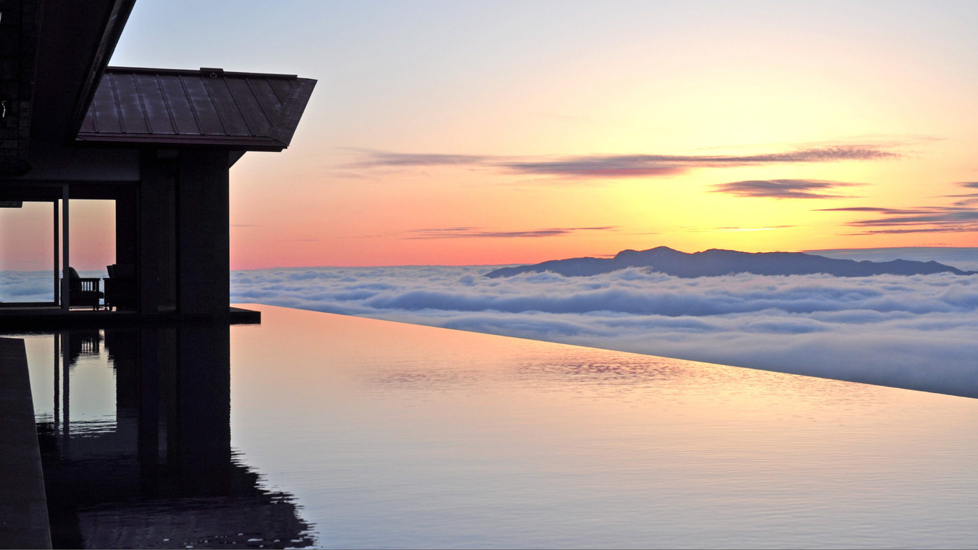 雲海に包まれる神秘的な朝のひと時4066361