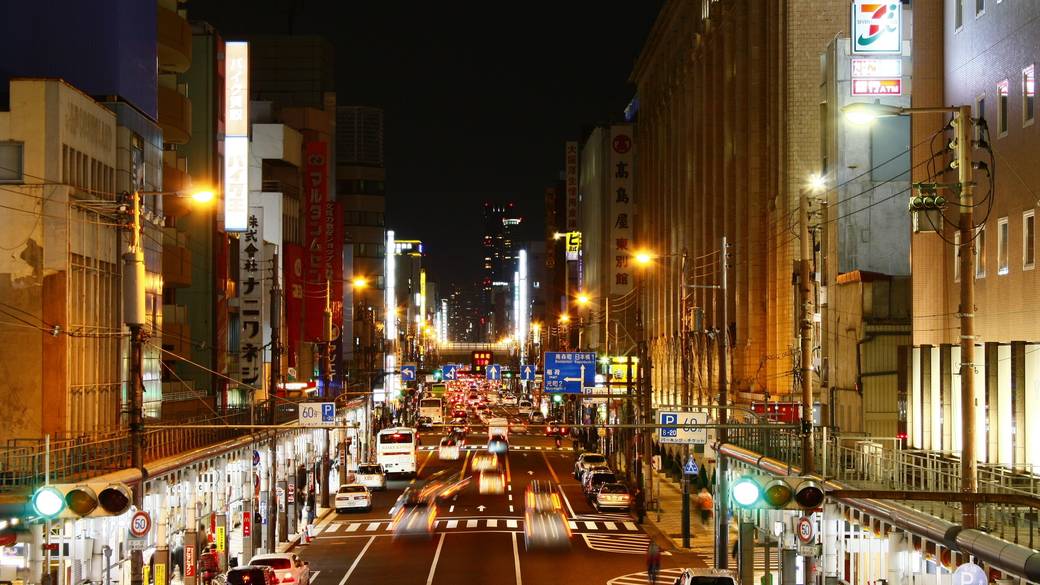 ホテル周辺には飲食店もたくさん / 5