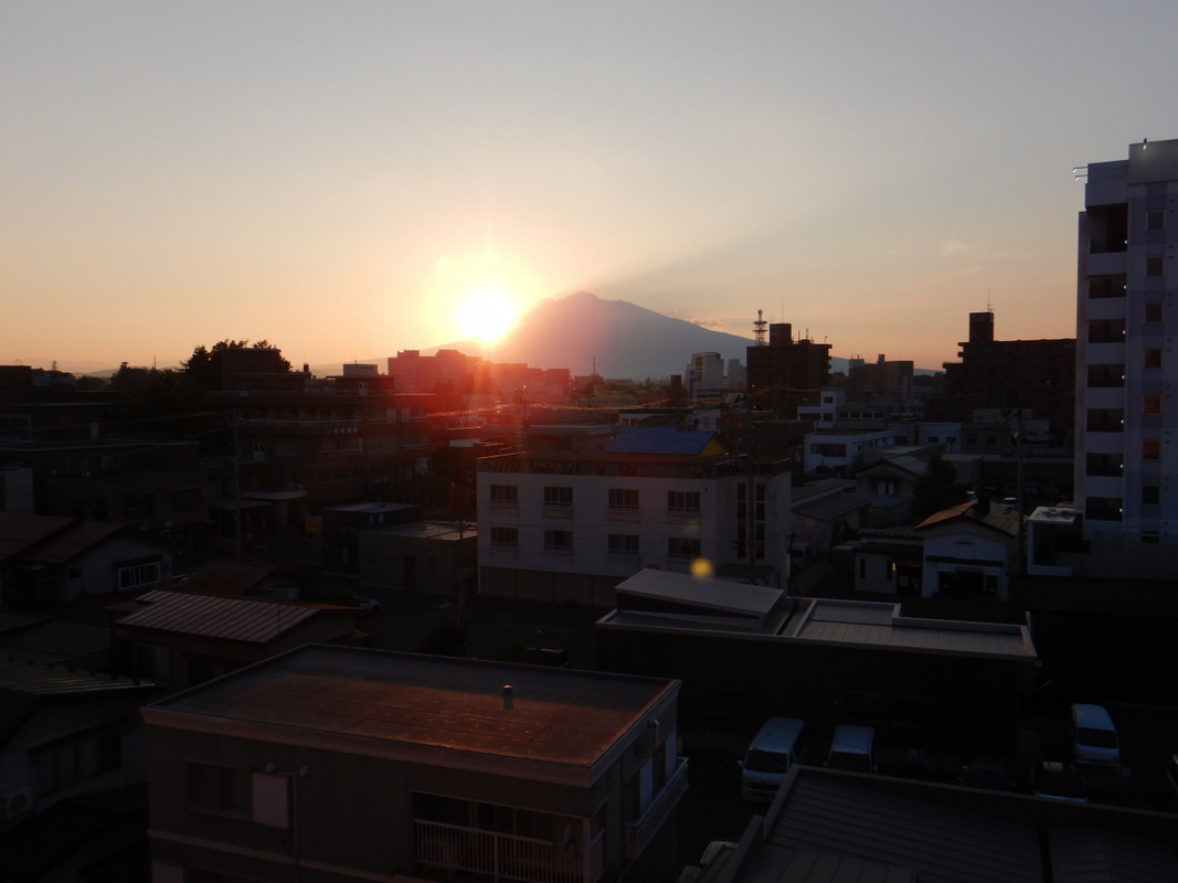 岩木山に沈む夕日