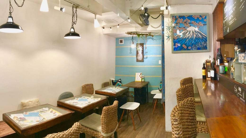 ローカル感漂うお店で
心満ちるディナーを / 3