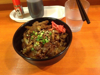 「どんぶりブッチャー 万代店」料理 1114267 カルビ丼 並盛 580円