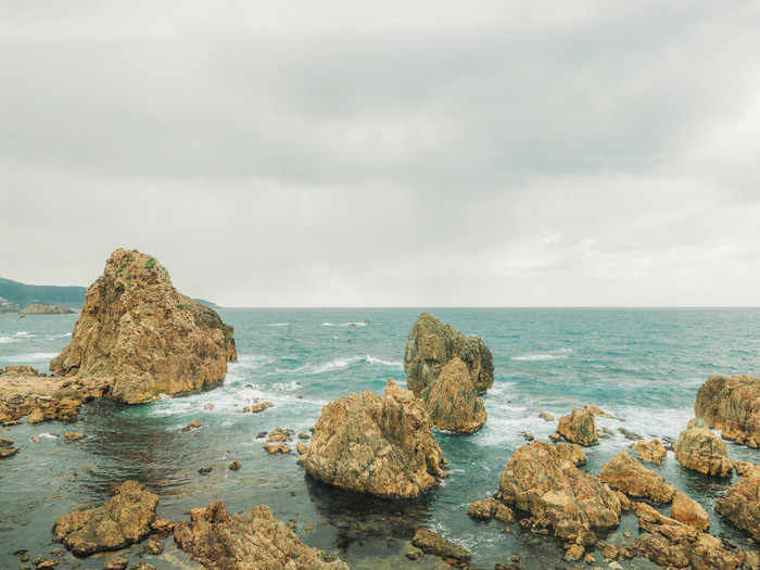 目の前に広がる壮大な海景色に心がすっと落ち着きます。