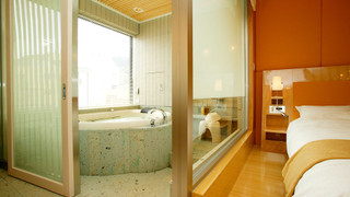 Suite 宇宙・光・静 ハリウッドツイン+和室+ジャグジー