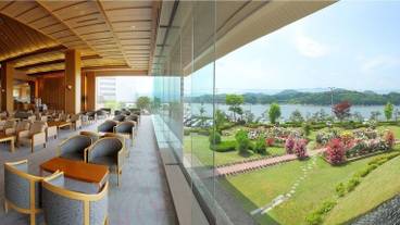 ロビーラウンジ / 3