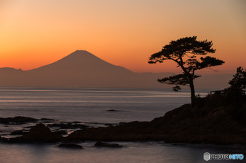 Shizuoka is located on the seafront and has many ryokan with attractive infinity baths. 3463588