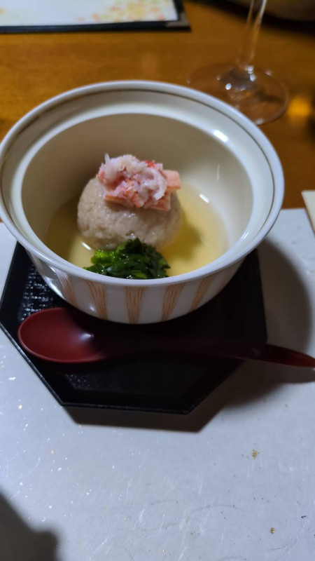 すぐに出てきた蓋物。味は悪くなかった