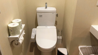 ラグジュアリー スタジオスイート ベッド (複数台) 禁煙 冷蔵庫 & 電子レンジ