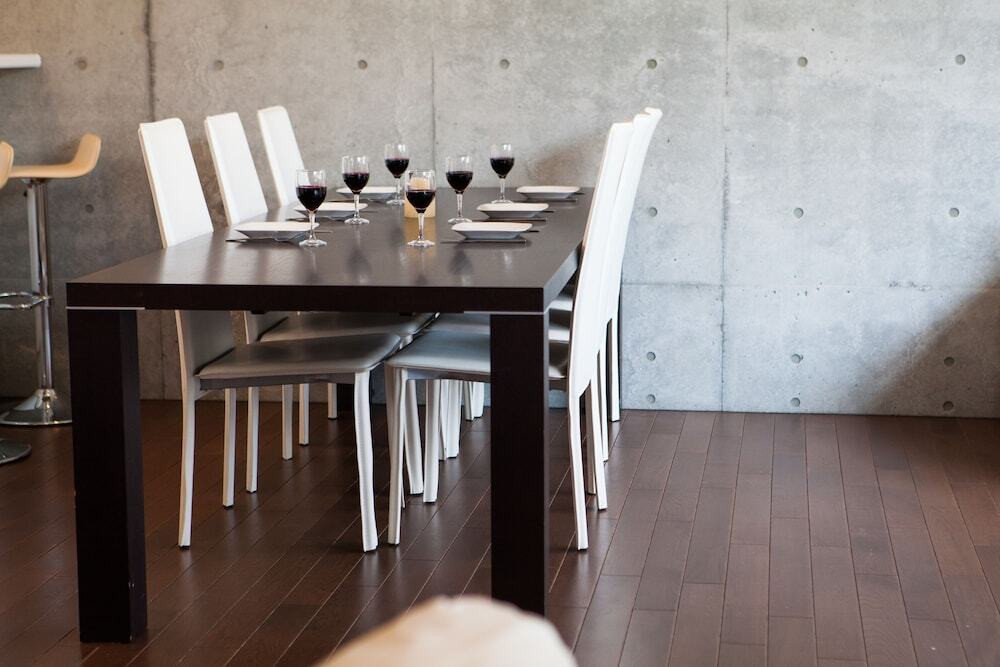 客室内のダイニングエリア