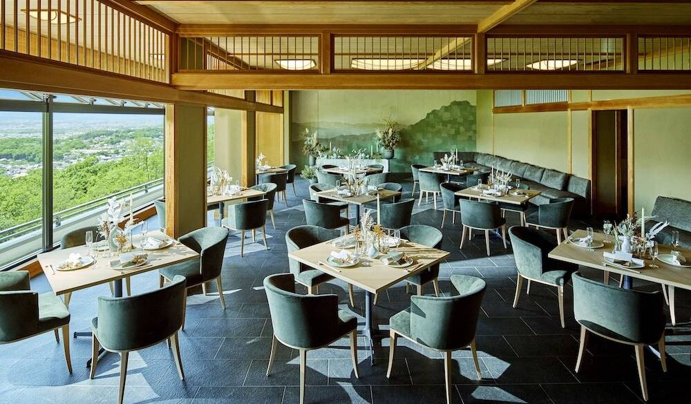 明るい時間のレストラン / 3