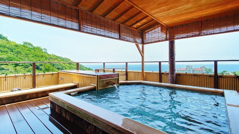 館内で温泉三昧
多彩なお風呂を楽しむ / 1