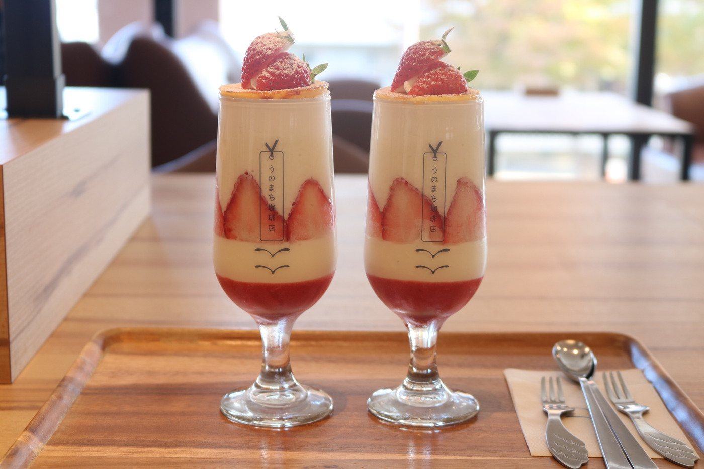 いちごパフェ