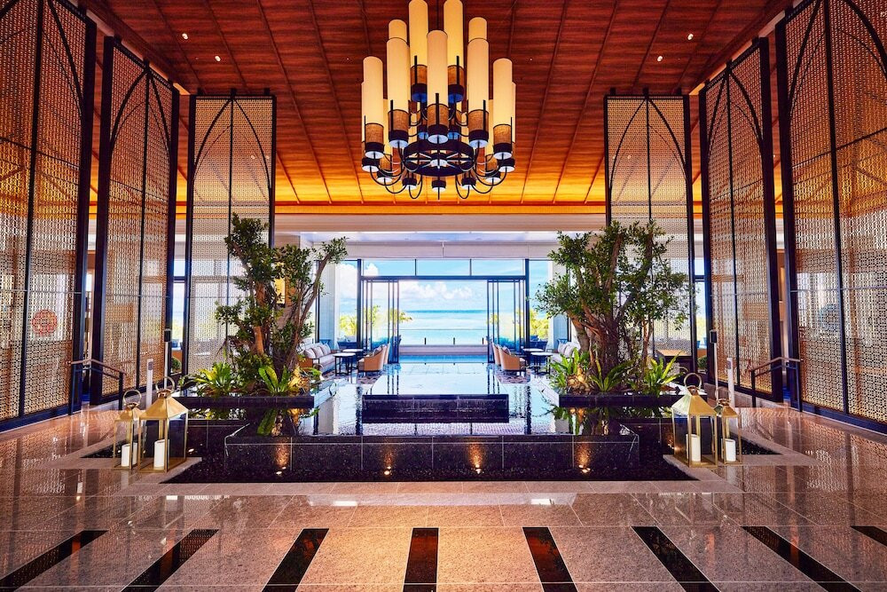 フロントエントランス