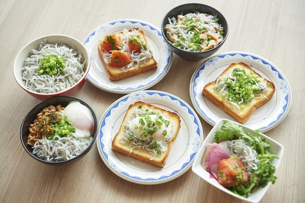 朝食