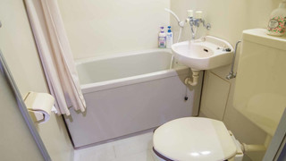 和室10畳（バス・トイレ付）