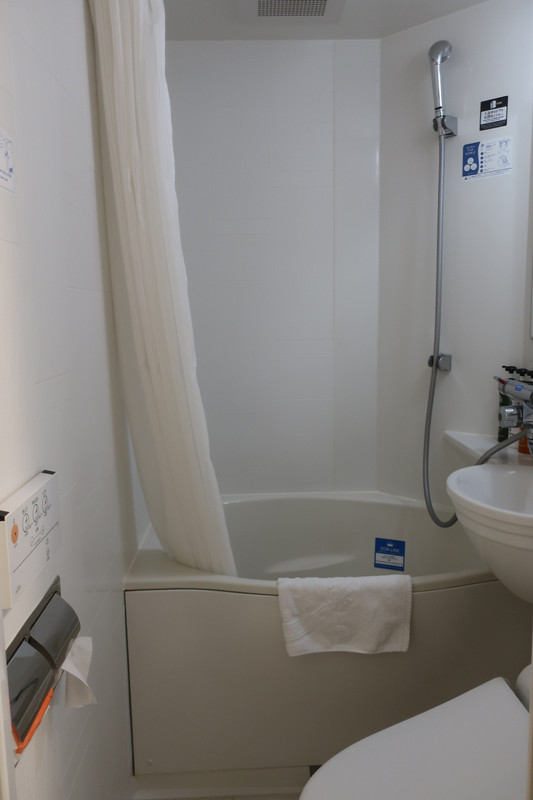 バスタブに座らないと気付きにくいかも。。