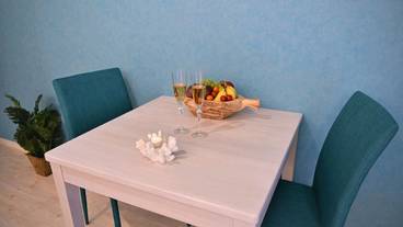 客室内のダイニングエリア / 6