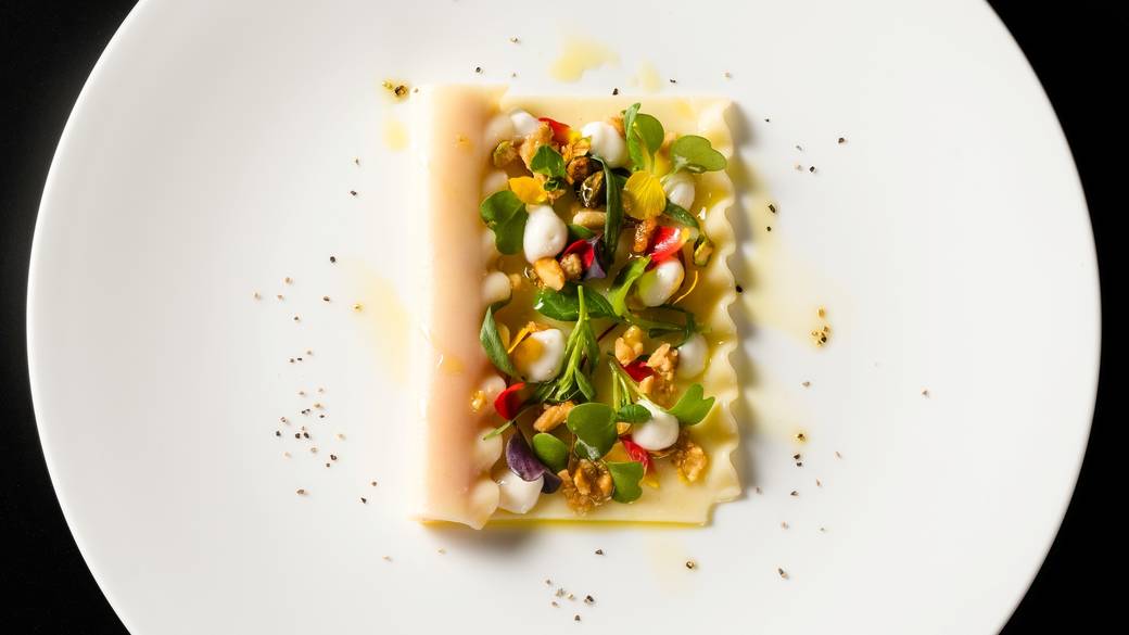 美しくて美味しい
フレンチのフルコース / 3