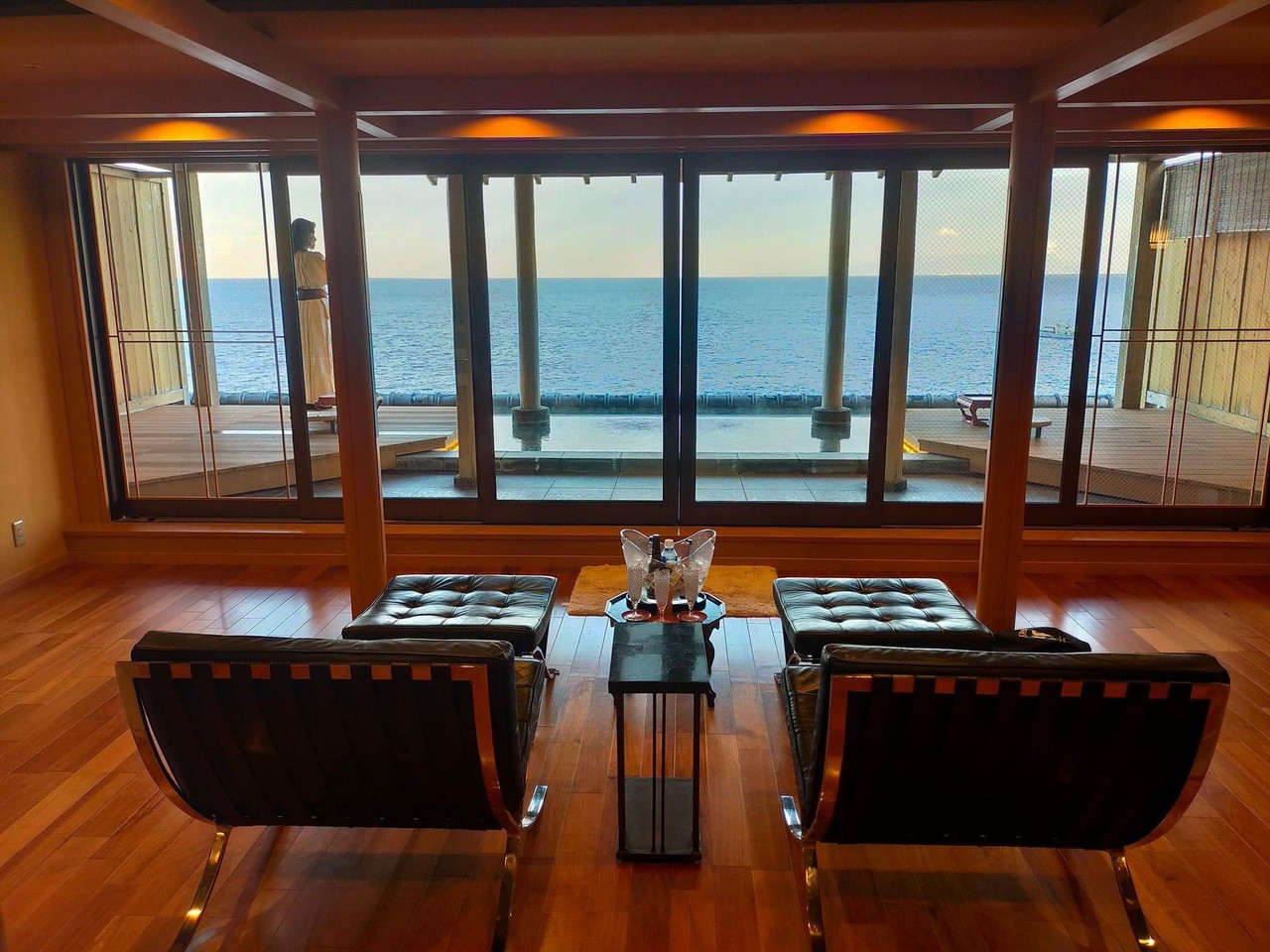 海を見渡す圧倒的な眺望の老舗旅館4246462