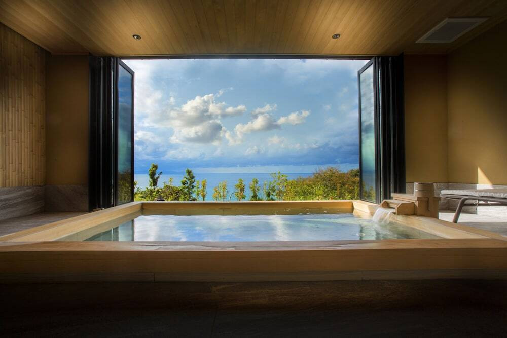 全室から海景色を一望。貴重な“はしうど蟹”が味わえる4039075