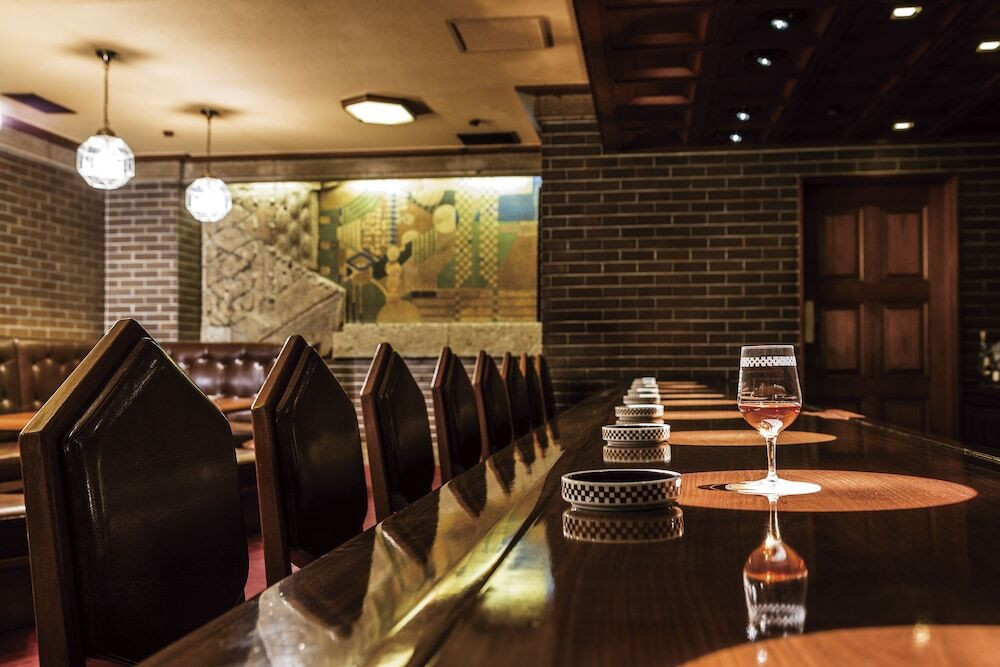 「オールドインペリアル バー」内観 1092234 ライト館の壁画