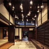 町家の趣を感じられるホテル内 / 1