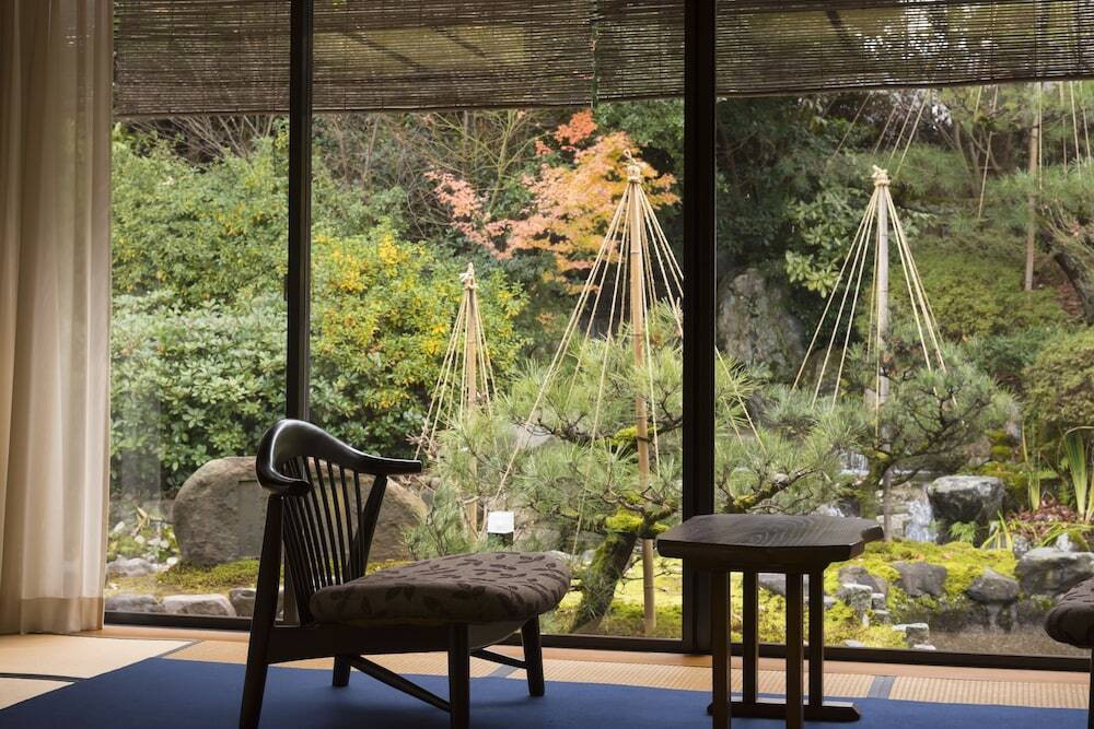 金沢の奥座敷でしっとりと過ごせる宿3933890