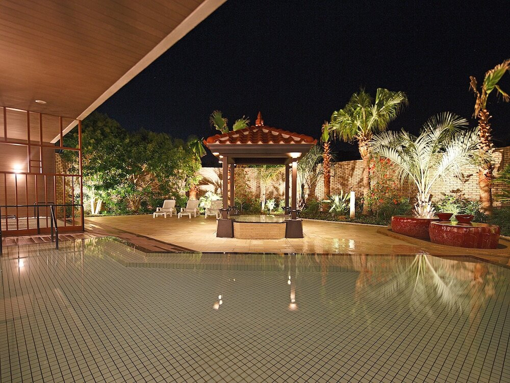 オリエンタルな露天風呂で温泉を満喫3947096