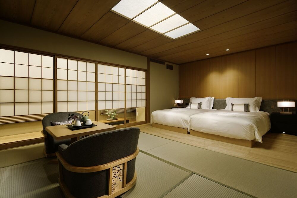 都会の喧騒を忘れさせる和の空間が魅力。日本庭園を望むお部屋も♪3968436