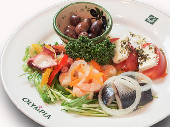 「オリンピア」料理 949927 前菜盛り合わせ(オリーブ、フェタチーズ、マリネ3種)