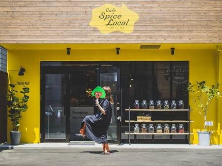 Ten to Ten Hostel / 1