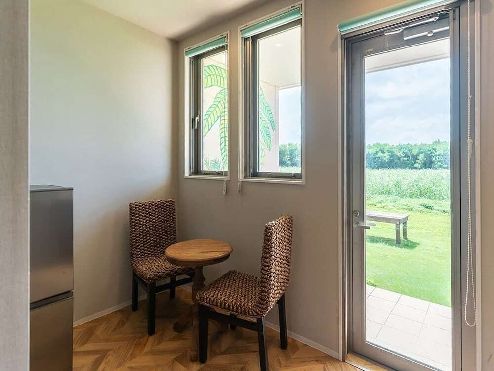 客室内のダイニングエリア